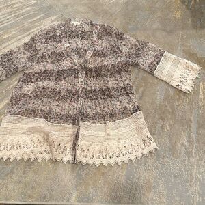 Sundance Blouse, 100% (gauzy)Silk And Lacey Blouse. Lightweight* size M EUC